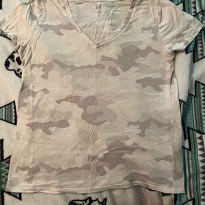 GAP Cream and Tan Camouflage V-Neck T-Shirt